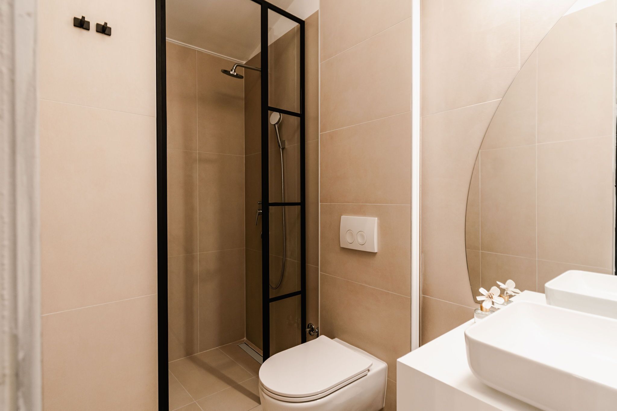 Superior-Zimmer | Badezimmer | Kostenlose Toilettenartikel, Haartrockner, Bademäntel, Hausschuhe