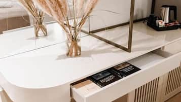 Standard Room | Premium bedding, down comforters, memory foam beds, minibar