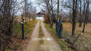 Property grounds - BEINALOT COUNTRY HOUSE - Large, quiet house in the country (Bene Vagienna)