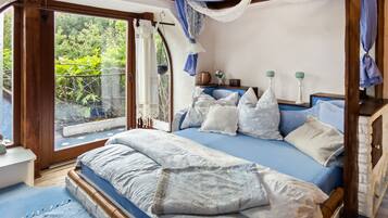 Design Double Room, Non Smoking, Garden View | Hypo-allergenic bedding, individually decorated, individually furnished