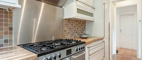 Lave-vaisselle, chaise haute