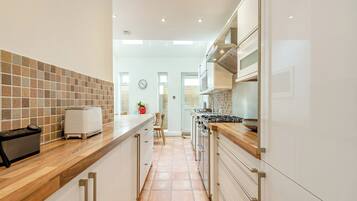 Dishwasher, high chair