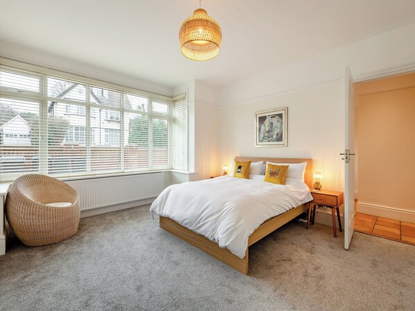 3 bedrooms, free WiFi, bed sheets