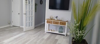 Tranquil Oasis close to TWU & UNT Modern 1 Bedroom Private Apartment