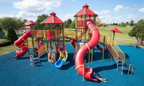Children's play area - outdoor - 2 BR con patio por el centro comercial (Bloomington)