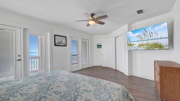 5 bedrooms, iron/ironing board, WiFi, bed sheets