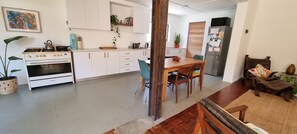 Fridge, microwave, oven, stovetop - Spacious family home. Fully equipped and close to all amenities. (Cape Town)