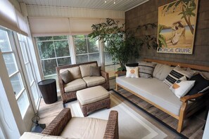 智能电视、乒乓球、电脑显示器、打印机