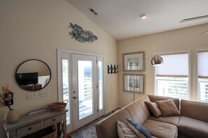 Smart TV, tavolo da ping pong, monitor per computer, stampante