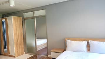 Basic Quadruple Room | 1 bedroom, blackout curtains, iron/ironing board, free WiFi