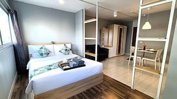 Standard Apartment | 1 bedroom, blackout curtains, iron/ironing board, free WiFi