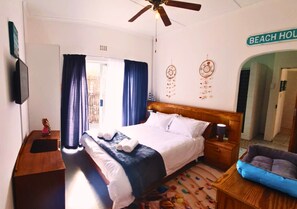 4 bedrooms, in-room safe, desk, iron/ironing board