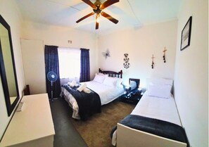 4 bedrooms, in-room safe, desk, iron/ironing board