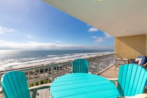 Outdoor dining - Sanibel 1604 (Gulf Shores)