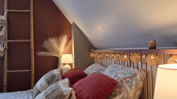 2 bedrooms, desk, iron/ironing board, travel crib