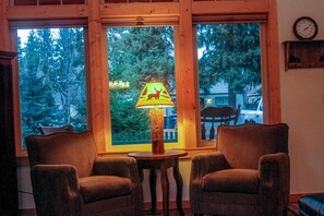 Interior - Pine Grove Cabin, Sisters Oregon (Sisters)