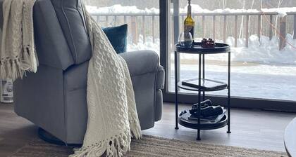 Home Away from Home with Mountain Views over Oxford Hills