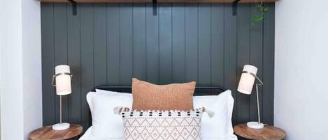 4 Schlafzimmer, Schreibtisch, Bügeleisen/Bügelbrett, WLAN