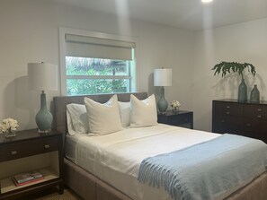 4 bedrooms, iron/ironing board, WiFi, bed sheets - Tropical oasis with amazing tiki (West Palm Beach)