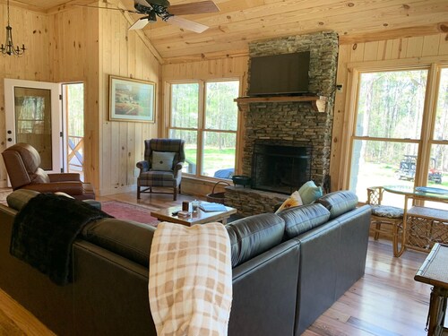 Immaculate and private cabin available for Masters week 2023