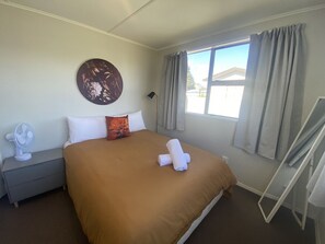 3 bedrooms, free WiFi, bed sheets - Mad for Maryburn, Twizel (Twizel)