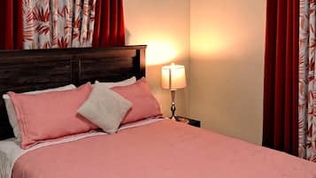 2 habitaciones, escritorio, tabla de planchar con plancha y wifi gratis