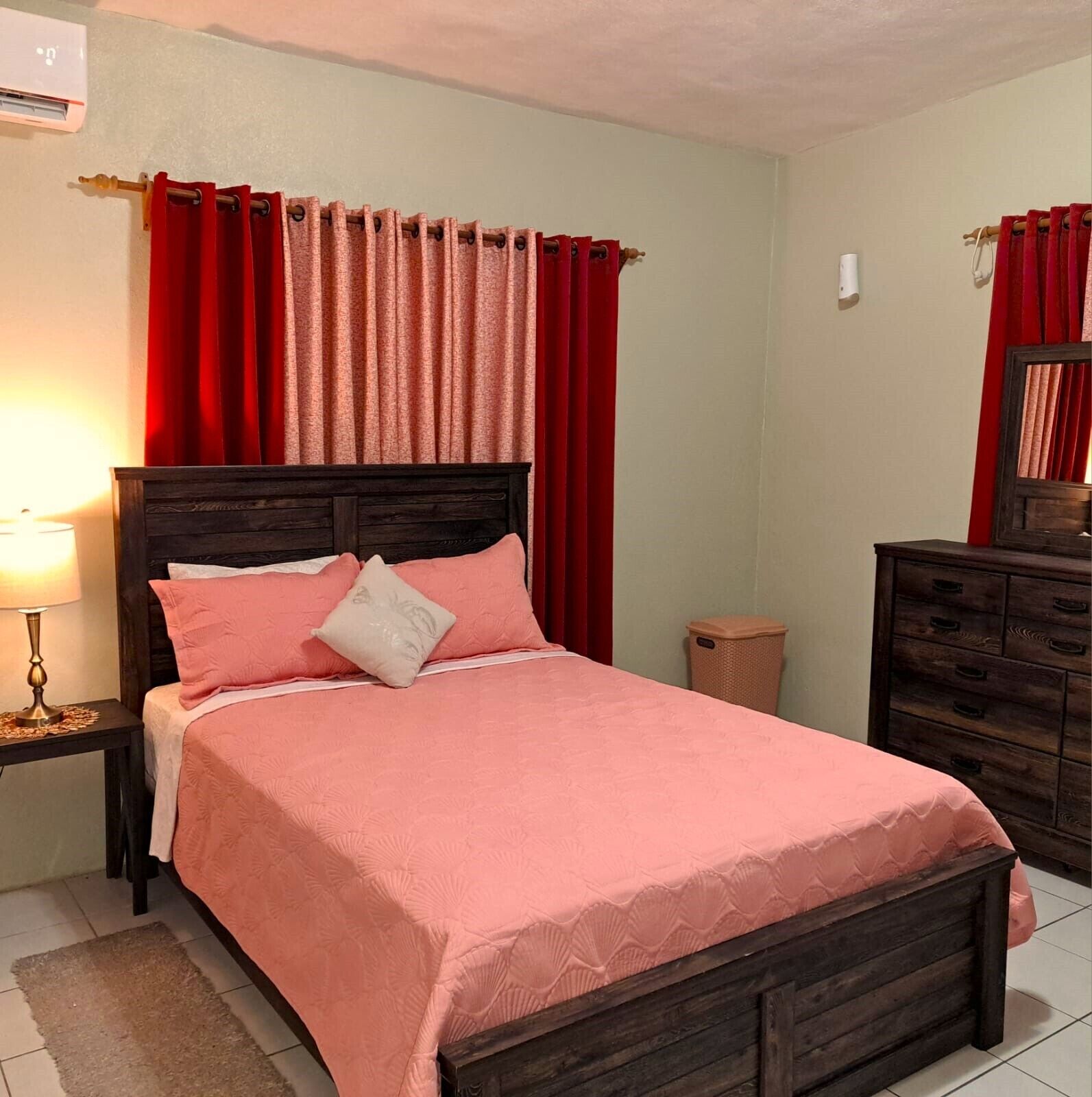 2 bedrooms, desk, iron/ironing board, free WiFi