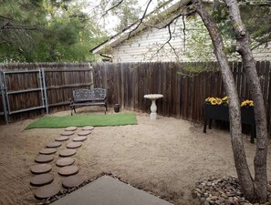 Property grounds - Grand Canyon Williams Deluxe Vacation Getaway AC (Williams)