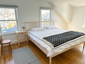 3 soverom, skrivebord, strykejern/-brett og wi-fi (inkludert)