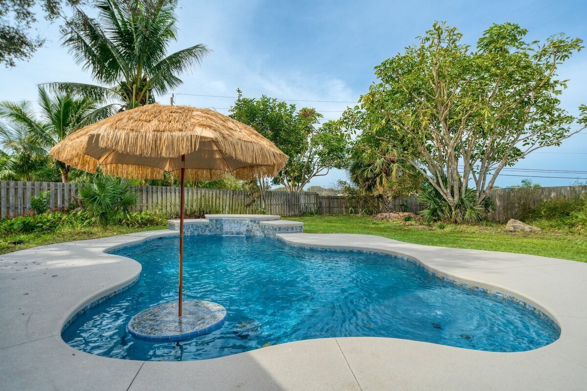 Pool House Paradise - King Beds - Walk to Beach