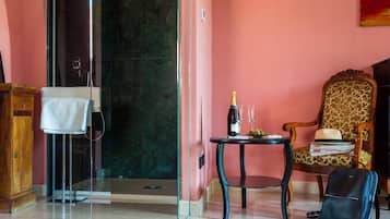 Signature Room, 1 Double Bed | Bathroom | Rainfall showerhead, hair dryer, bathrobes, bidet