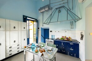 Refrigerador, horno, placa de cocina, lavavajillas