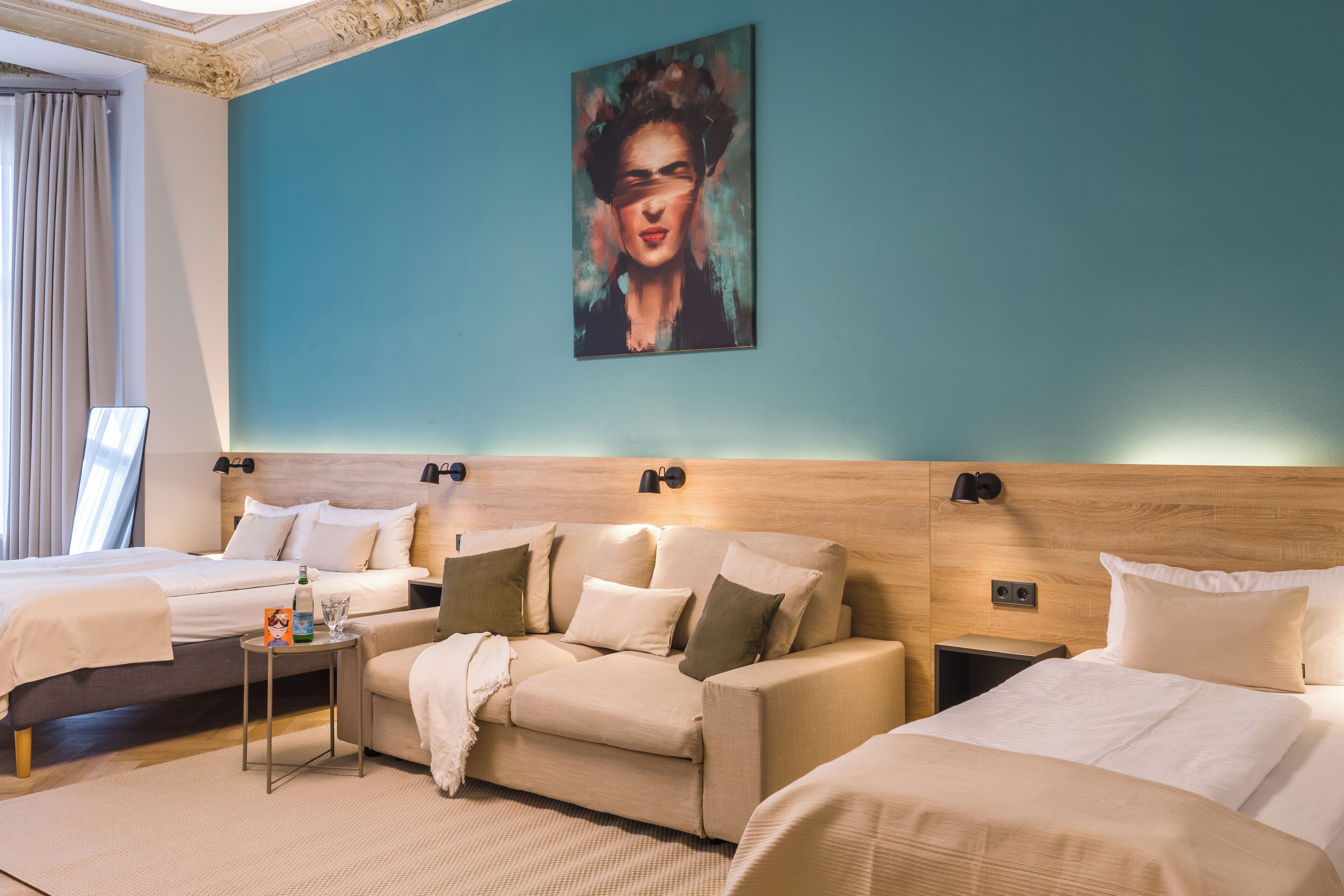3 habitaciones, escritorio, tabla de planchar con plancha y wifi gratis 