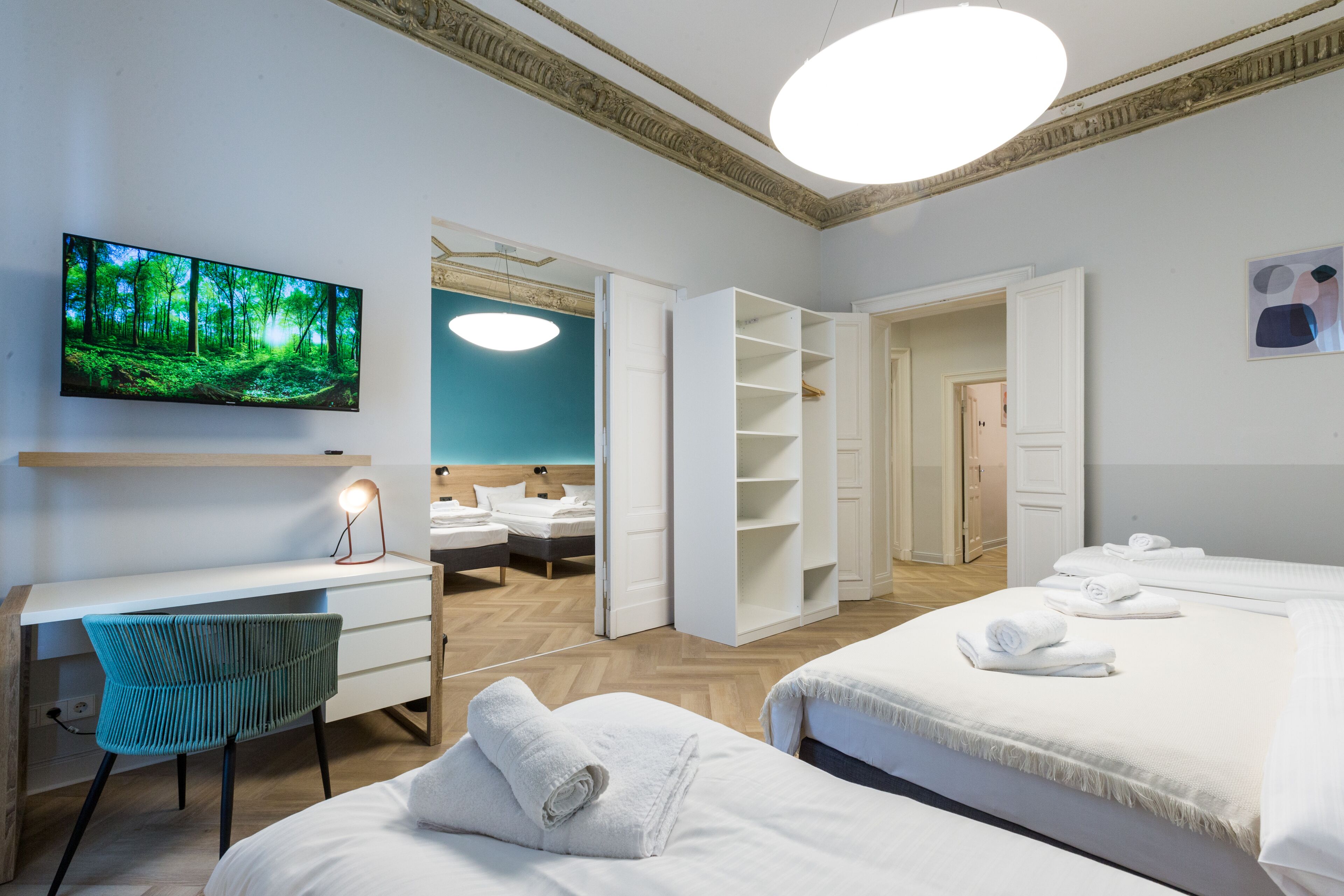 3 bedrooms, desk, iron/ironing board, free WiFi