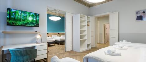 3 bedrooms, desk, iron/ironing board, free WiFi