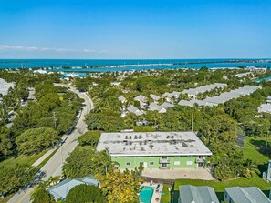 Condo building location - Sunny 2/2 Duck Key Condo. Walk to Marinas, Activities and Hawks Cay Dining (Duck Key)