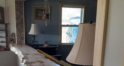 Rustic Retreat on Paradise