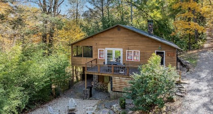 Secluded Cabin Escape with Fire Pit & Scenic Views