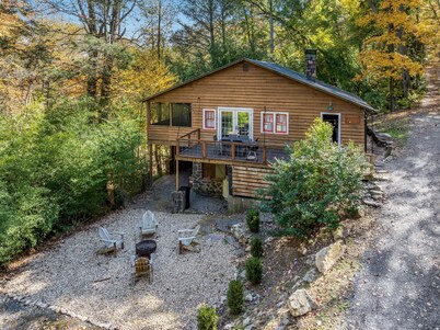 Secluded Cabin Escape with Fire Pit & Scenic Views