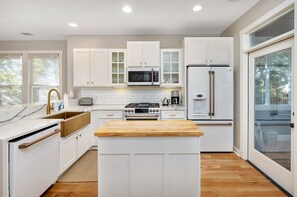 冰箱、微波炉、炉灶、洗碗机