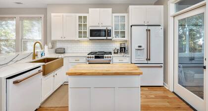 Family Cottage in Quiet Neighborhood - Close to Everything | Community Pool Access