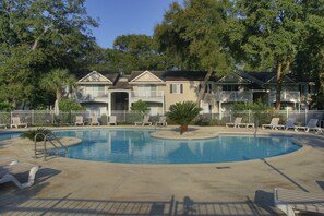 A heated pool - 1st Floor Ocean Walk | Dog Friendly | Easy Walk to Village | Heated Community Pool! (Saint Simons Island)
