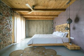 3 Schlafzimmer, Schreibtisch, Bügeleisen/Bügelbrett, WLAN