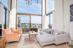 TV, fireplace - Seafront 4 bedroom villa (Tersanas)