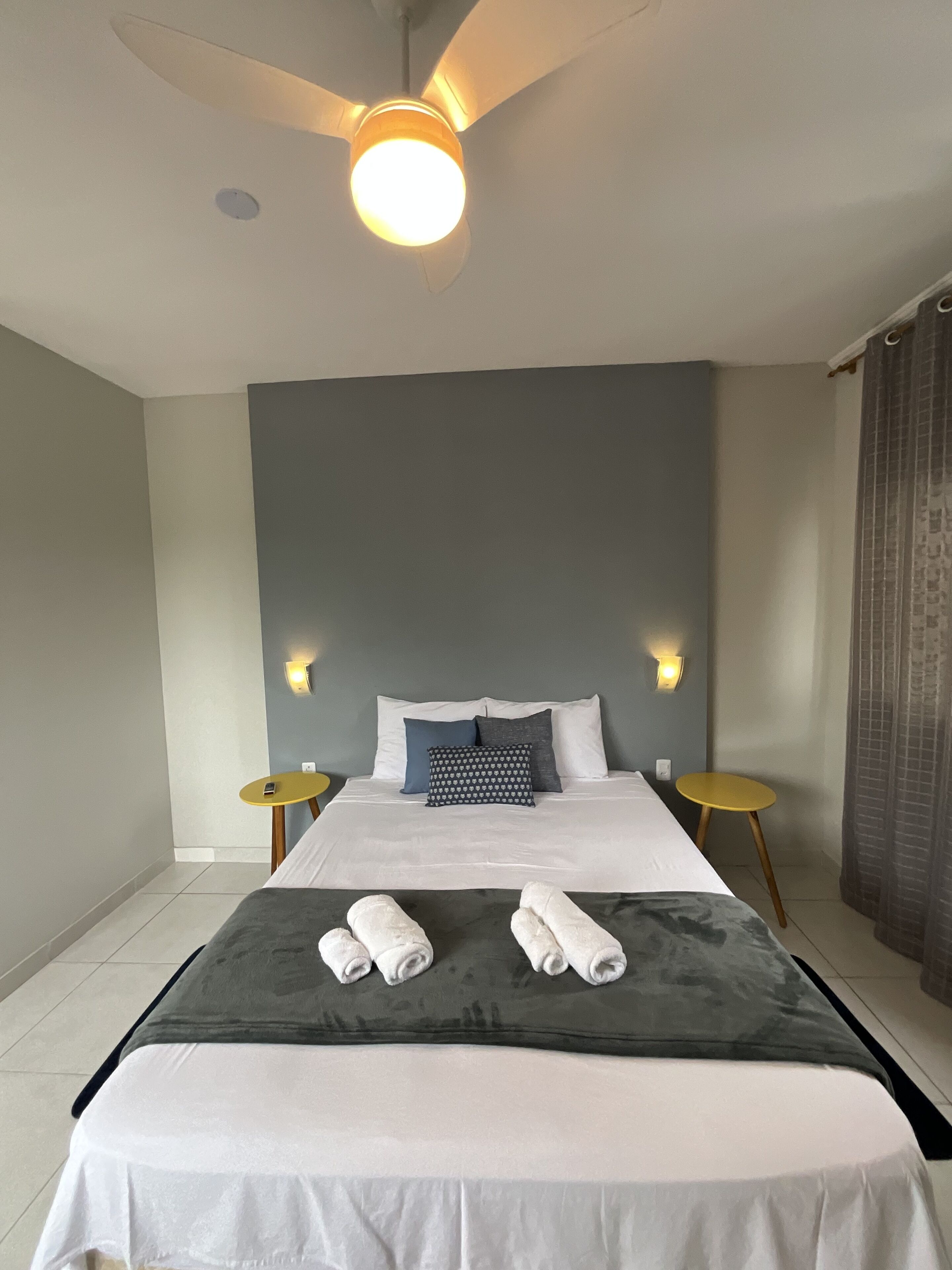 3 chambres, fer et planche à repasser, Wi-Fi gratuit, draps fournis