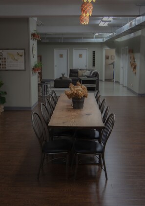 Dining - Farm-inspired Inn in the heart of beautiful downtown Kingsville! (Kingsville)