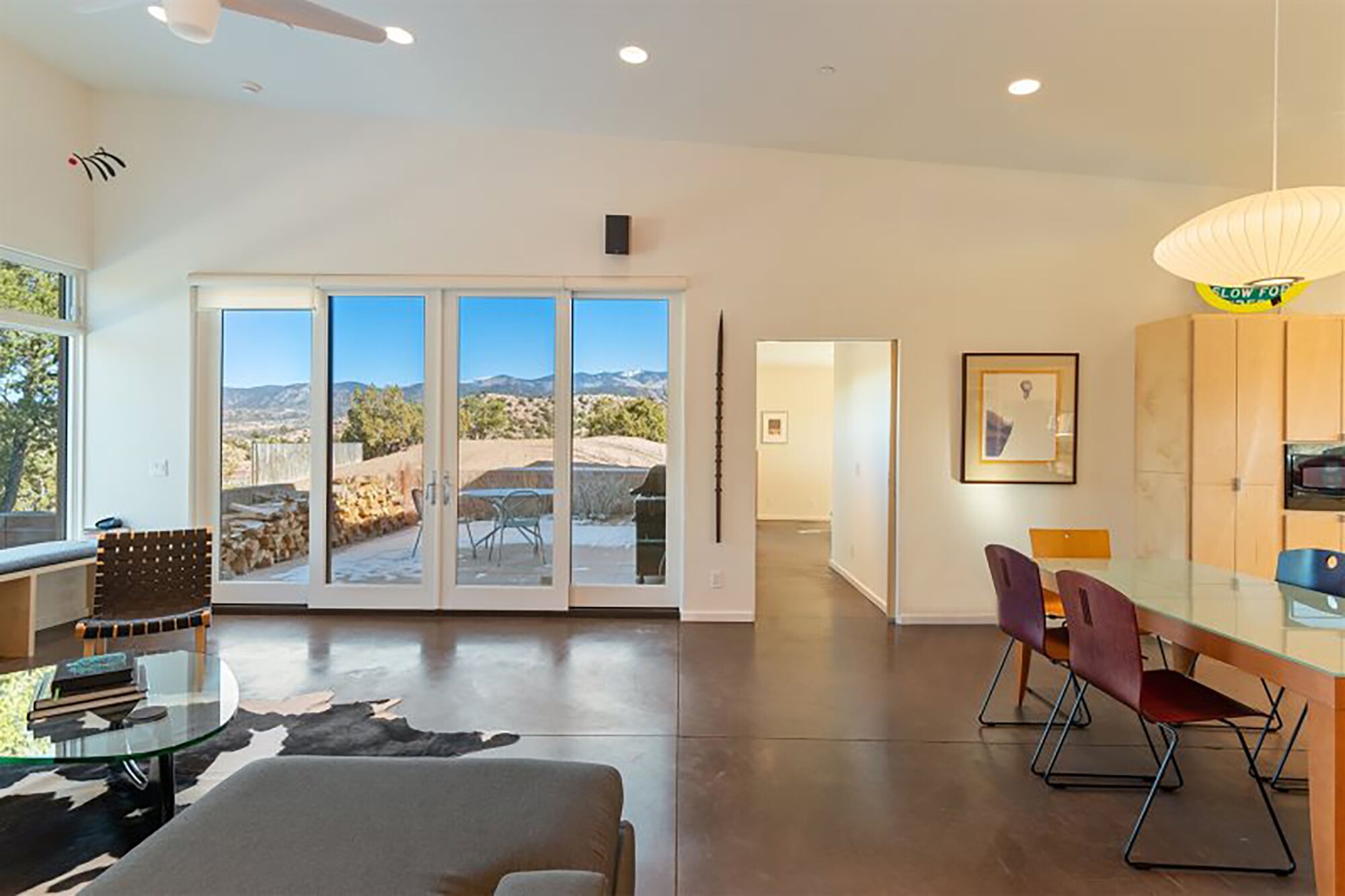 Smart TV, fireplace, DVD player, books