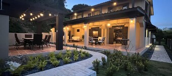 *Amazing Views*Mountain top*Temp 60s F*Heated Spa*