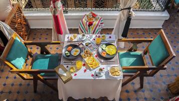 Free daily continental breakfast