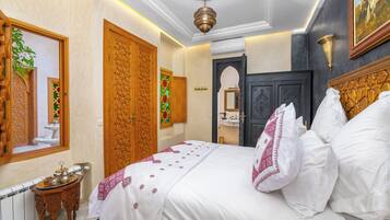 Deluxe Room | Egyptian cotton sheets, premium bedding, down comforters